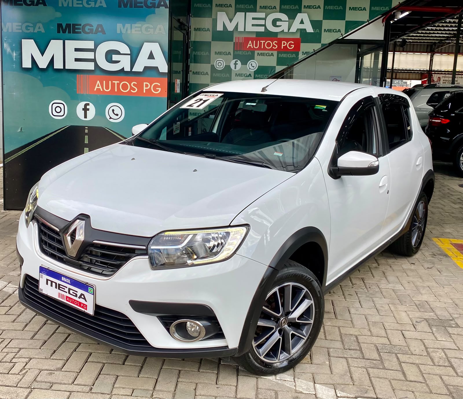 Renault Sandero Intense CVT Sandero Intense CVT Hatch Flex {{ Galleryprops.activeindex + 1 }} 1.8 - foto 2